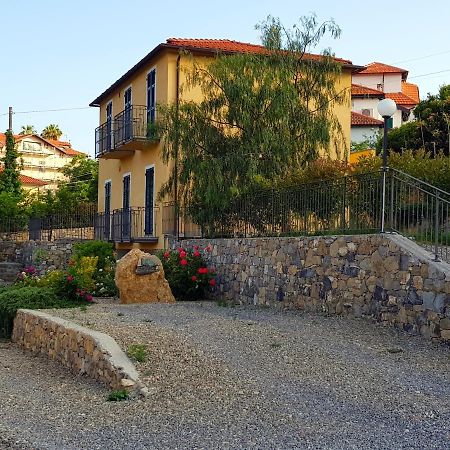 Casa Laura Villa Imperia Exterior foto