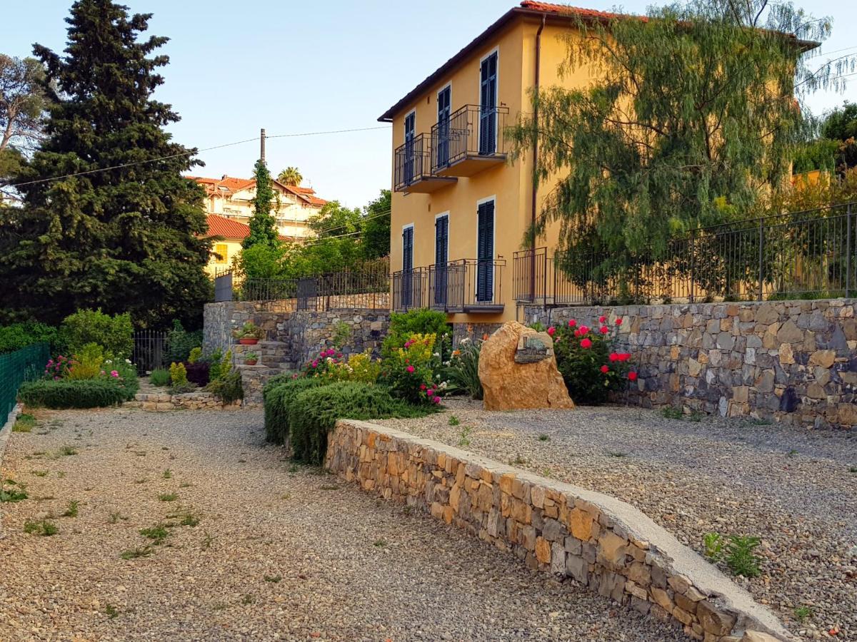 Casa Laura Villa Imperia Exterior foto